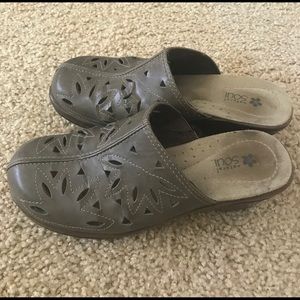 Natural Soul by Naturalizer Clogs